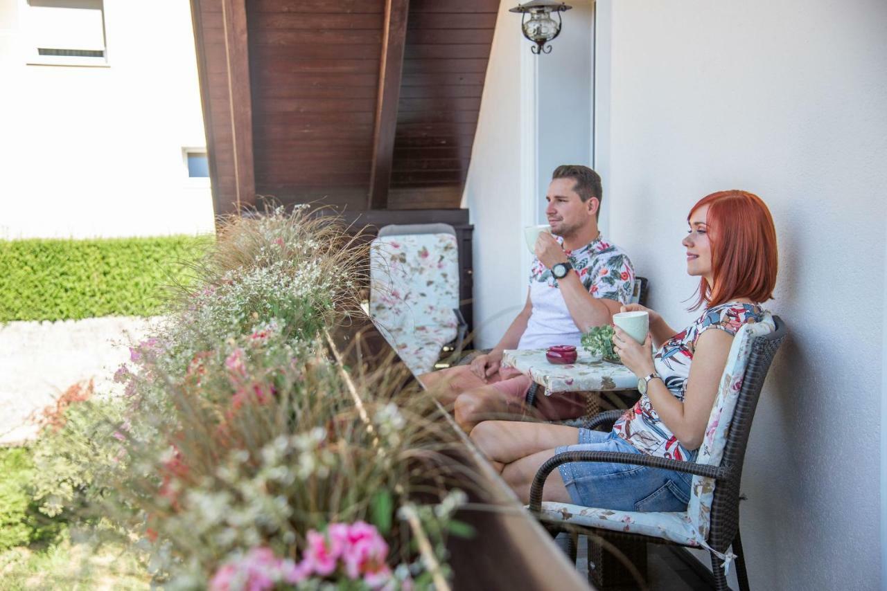 Apartmaji Urska Laško Exterior foto